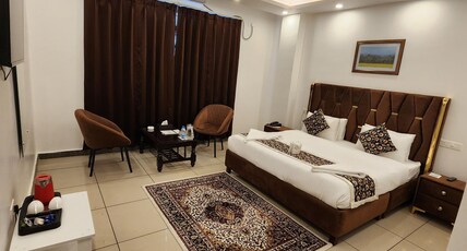 Azizia Inn Room Type - Super Deluxe