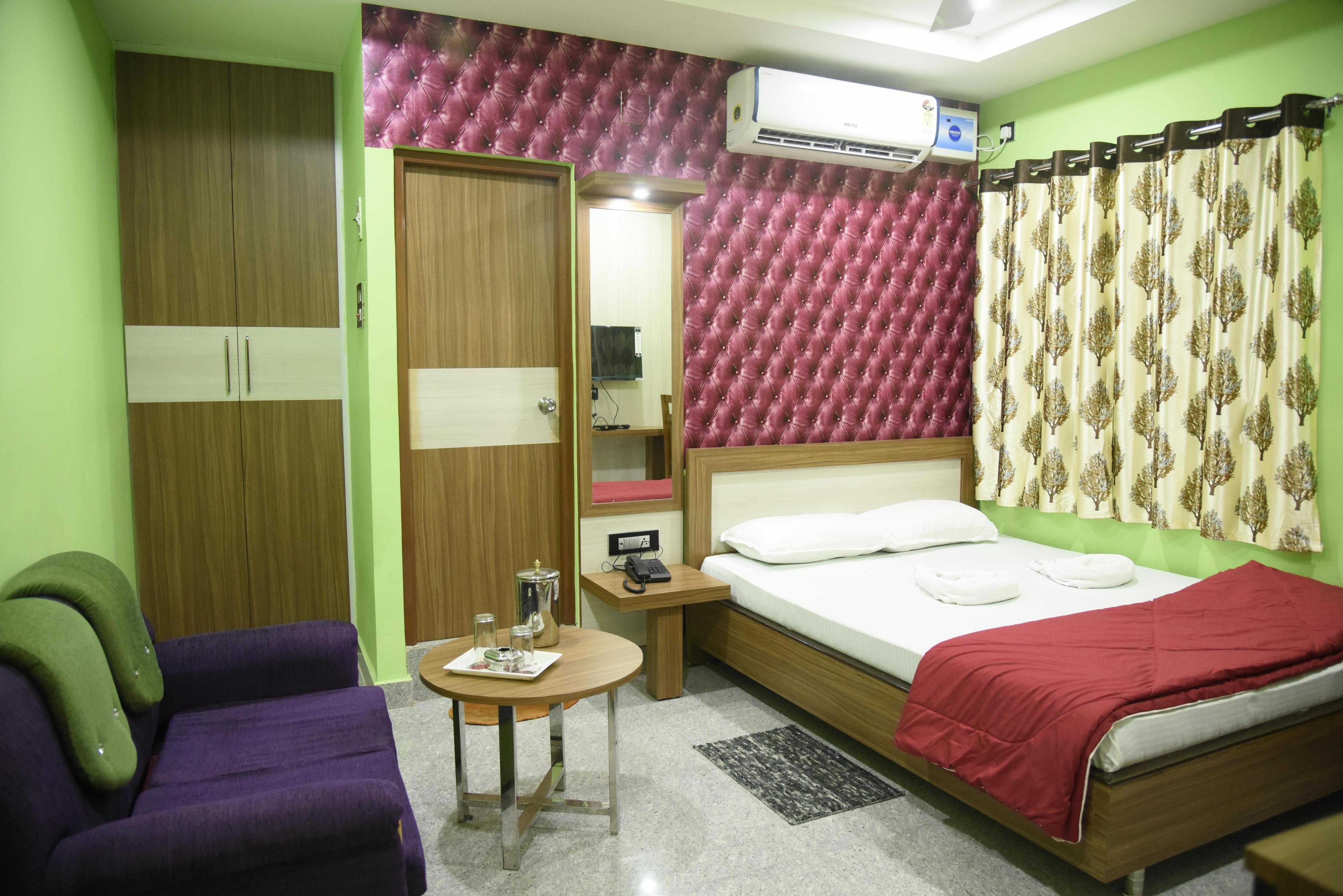 Hotel Shyama Inn - Tap to explore photos