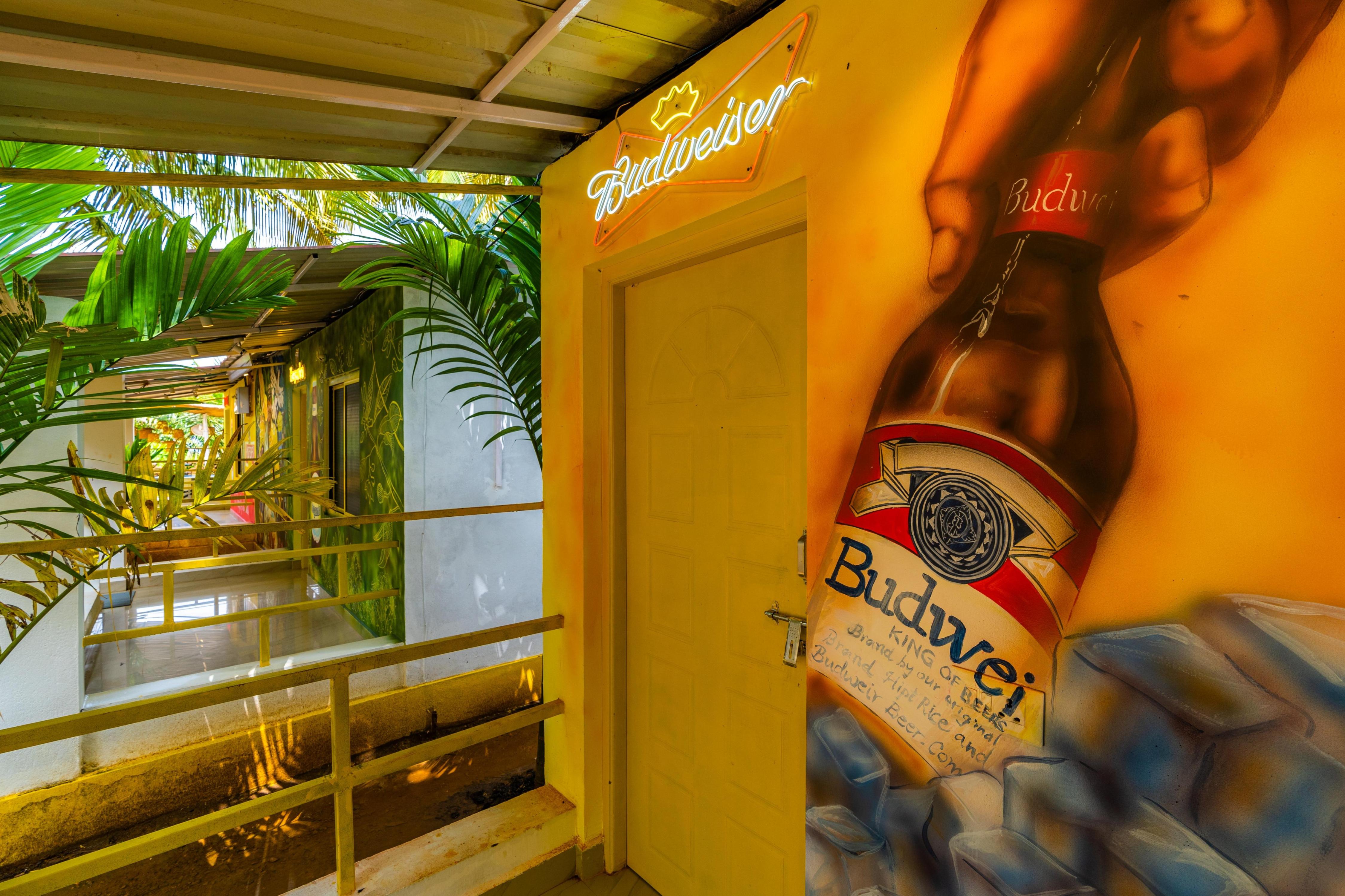 Whoopers Party Hostel Palolem - Tap to explore photos