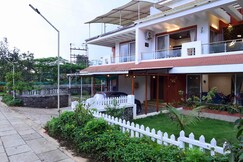 Luxury Pool villa 4 BHK - Gagal Home