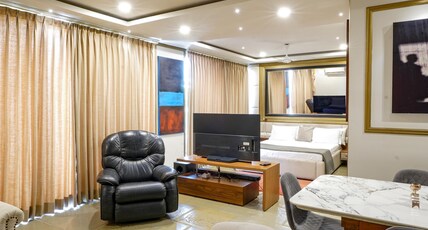 Magnolias Luxurious Penthouse with Private Terrace & Mini Bar Room Type - Magnolias Terrace Suite