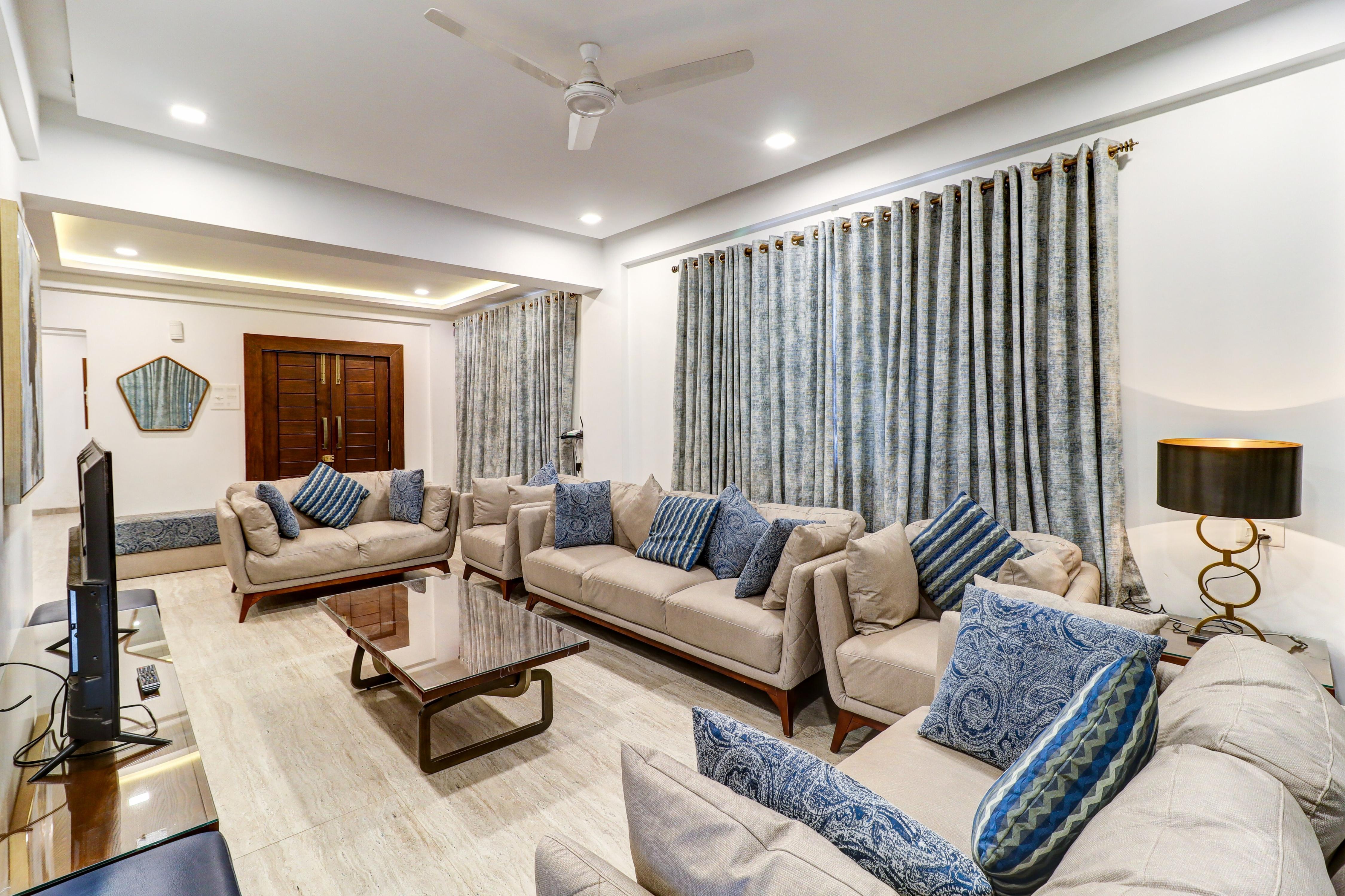 5BHK Arlington Contemporary by The Rentalgram - Tap to explore photos