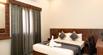 HOTEL ELITE Room Type - Deluxe Double Bed AC