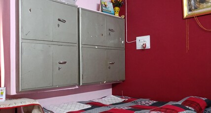 Tribhuvan Homestay Room Type - Bedroom 4 - 1 Cozy Non AC room near Sindhi Colony