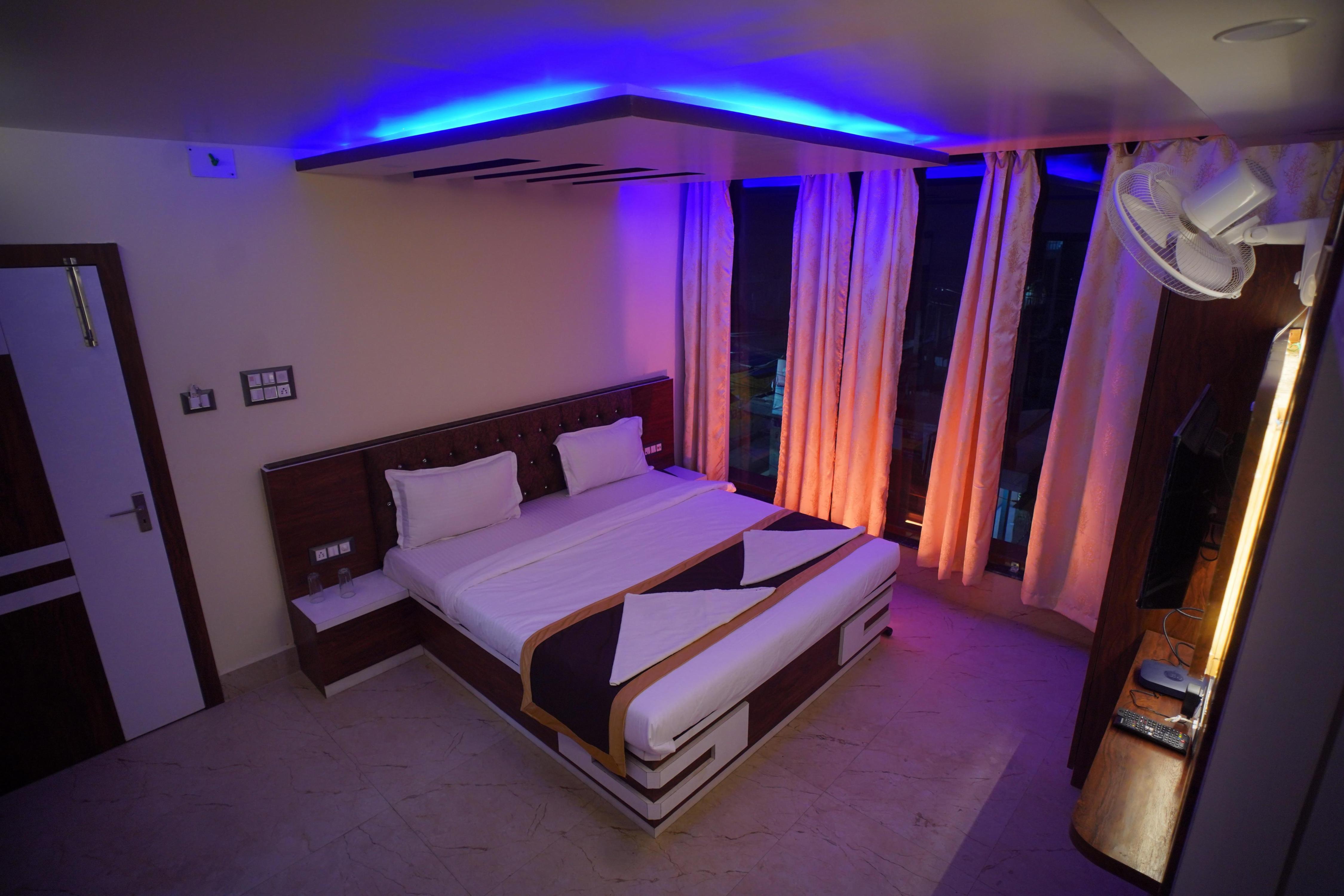 Hotel Asha Inn Room Type - Suite Room