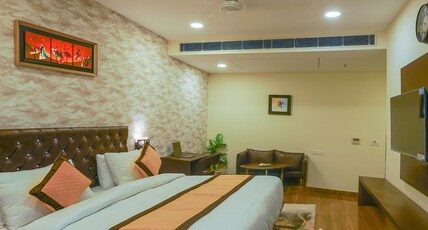 Studio room at Hibiscus Select Gaur City Room Type - Studio Room with Balcony