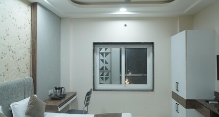 HOTEL ADHIRAJ INN Room Type - SUPER DELUXE ROOM