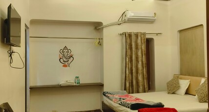 Shivohm Inn Homestay | 400mts from Kashi Temple Room Type - Four Bed AC Room