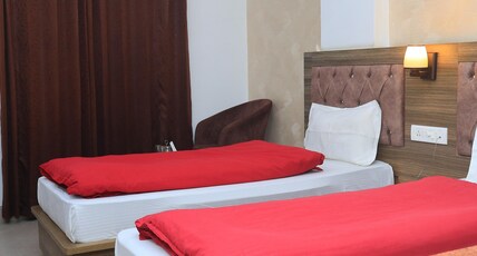 Pacific Inn Room Type - Deluxe Room