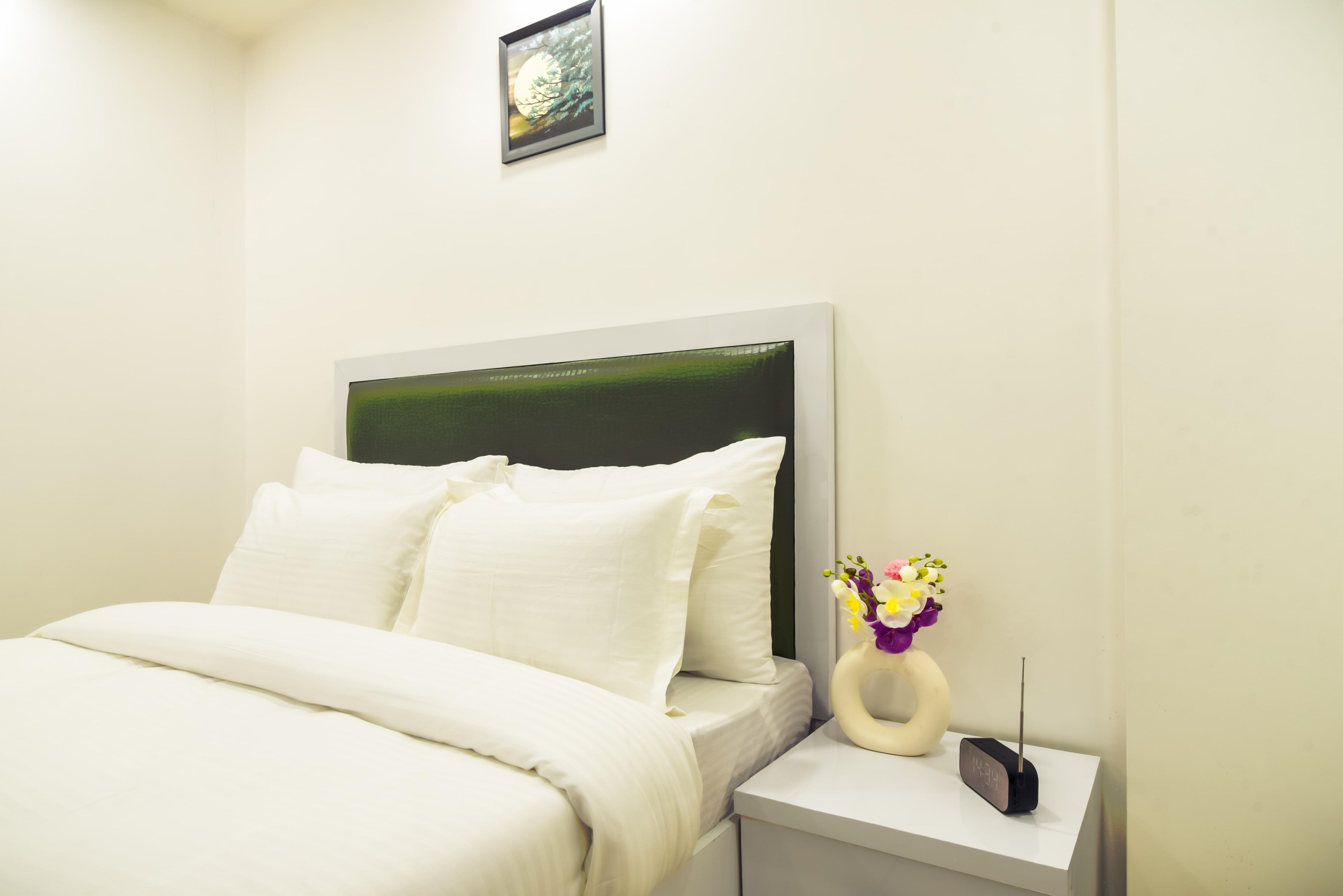 Parfait Street LUXE Apartments @GolfCourse - Tap to explore photos