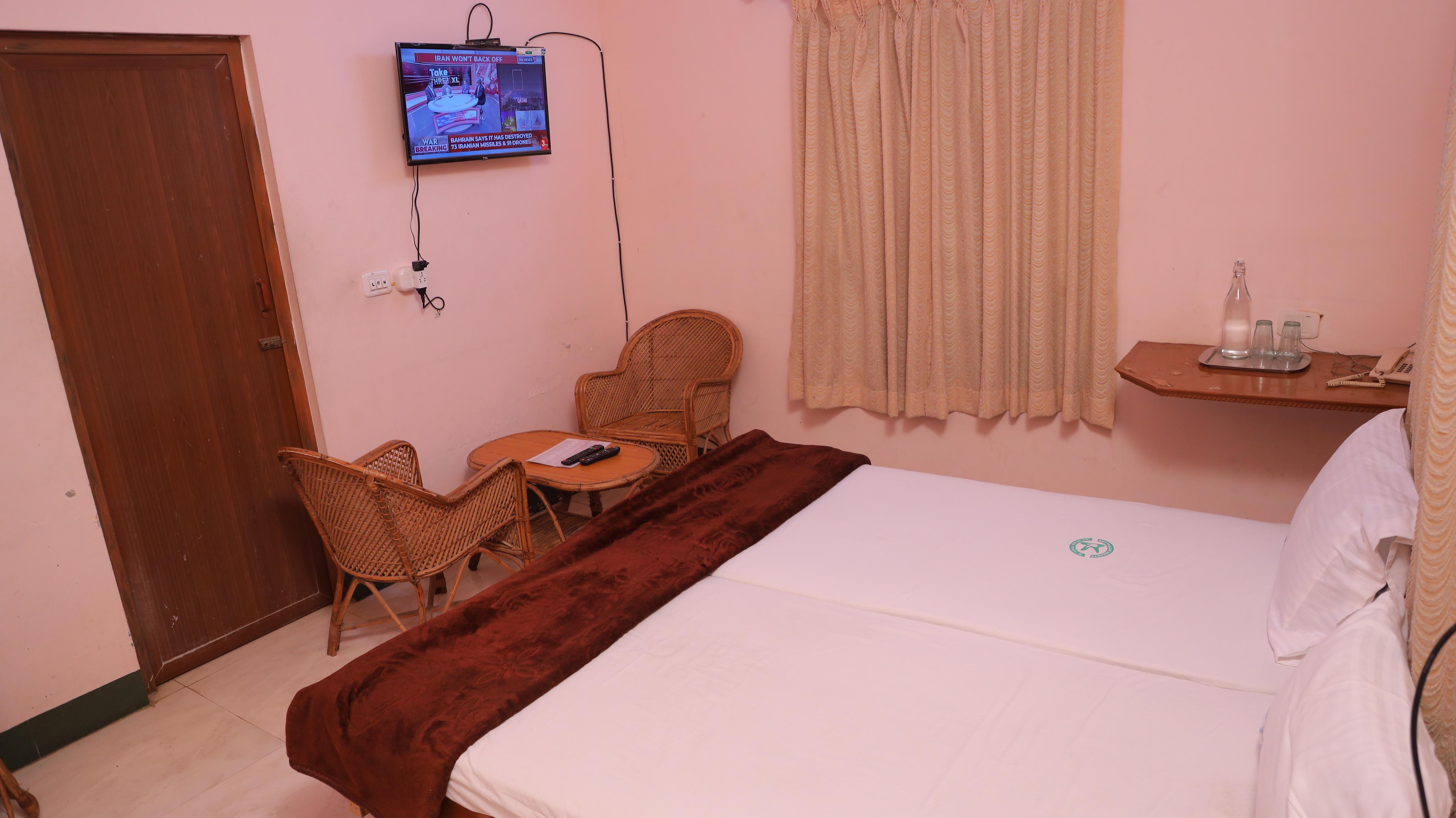Kuttralam Resorts Room Type - Non AC Deluxe Room