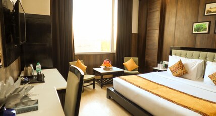 Foxoso Fiori Hotel Room Type - Deluxe Room