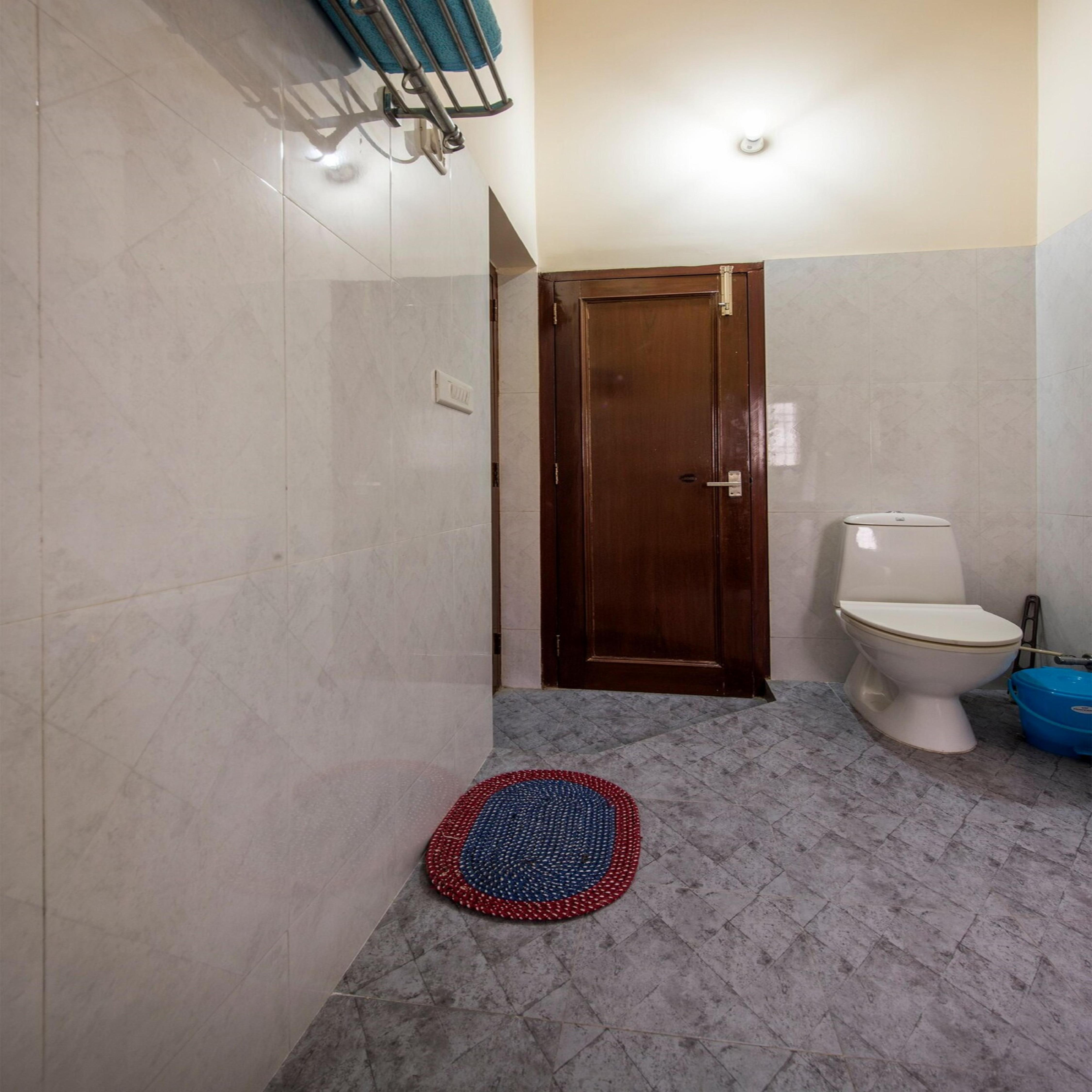 Annapurna Luxurious Bungalow close to Metro Sttn - Tap to explore photos