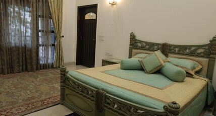 Amazing Palace in Jaypee Greens Room Type - Bedroom 3
