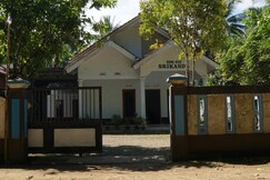 Hotel O Homestay Srikandi Pulau Merah BeachNearPantai Pancer