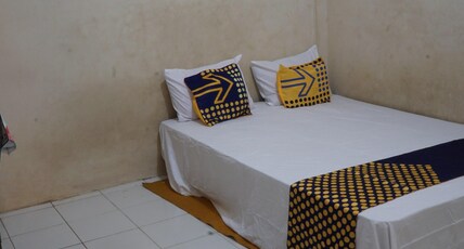Hotel O Hunian 99 Room Type - SPOT ON NON AC double