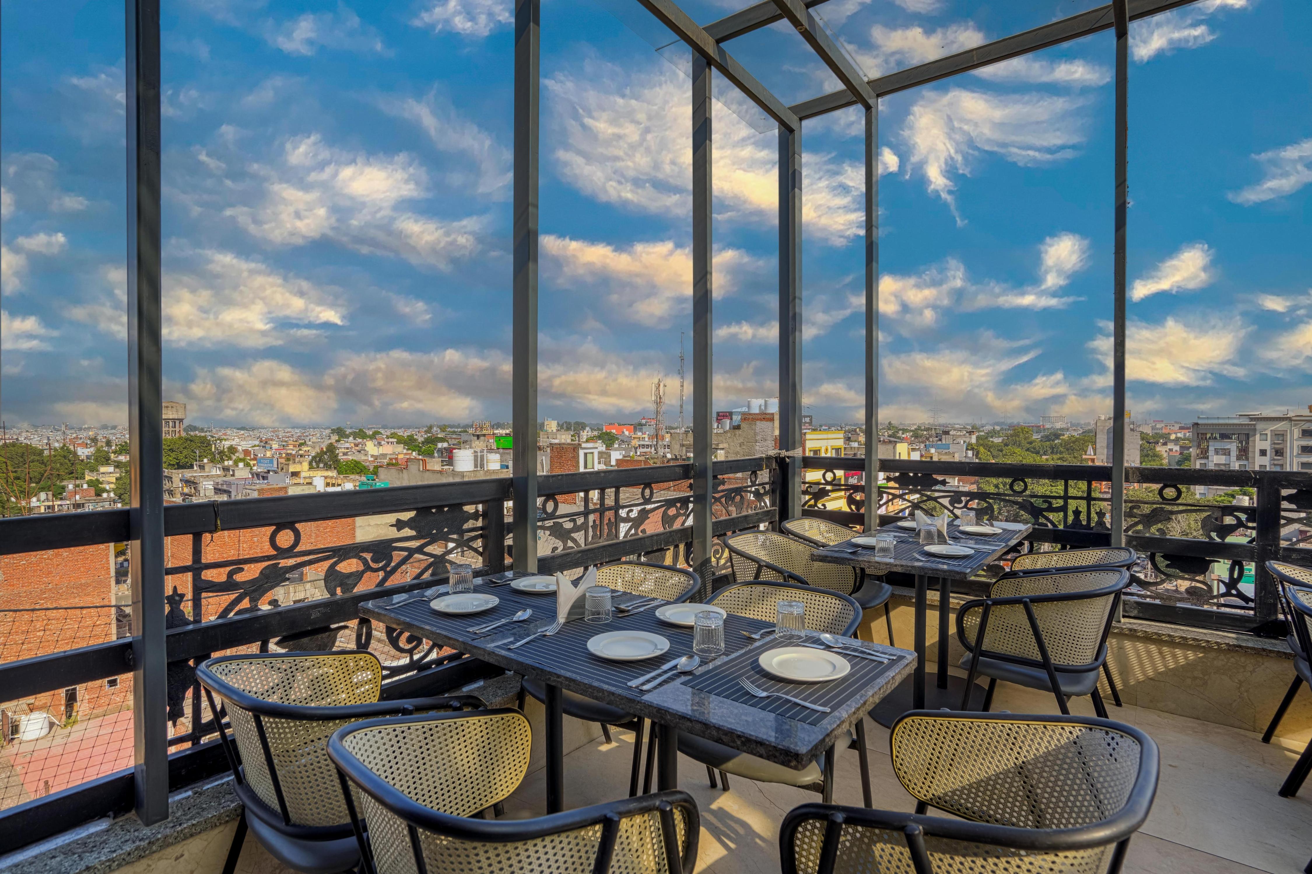 Hotel AK Continental | 900m from Golden Temple