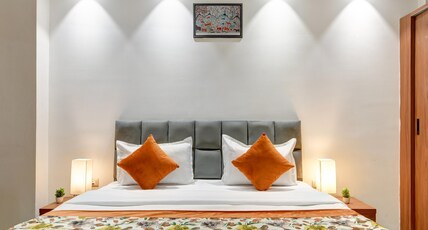 Qotel Comfort Ashok Vihar Room Type - Deluxe Delite Double Room with Ac & Free Hi-Tea Qotel Comfort Ashok Vihar Room Type - Deluxe Delite Double Room with Ac & Free Hi-Tea