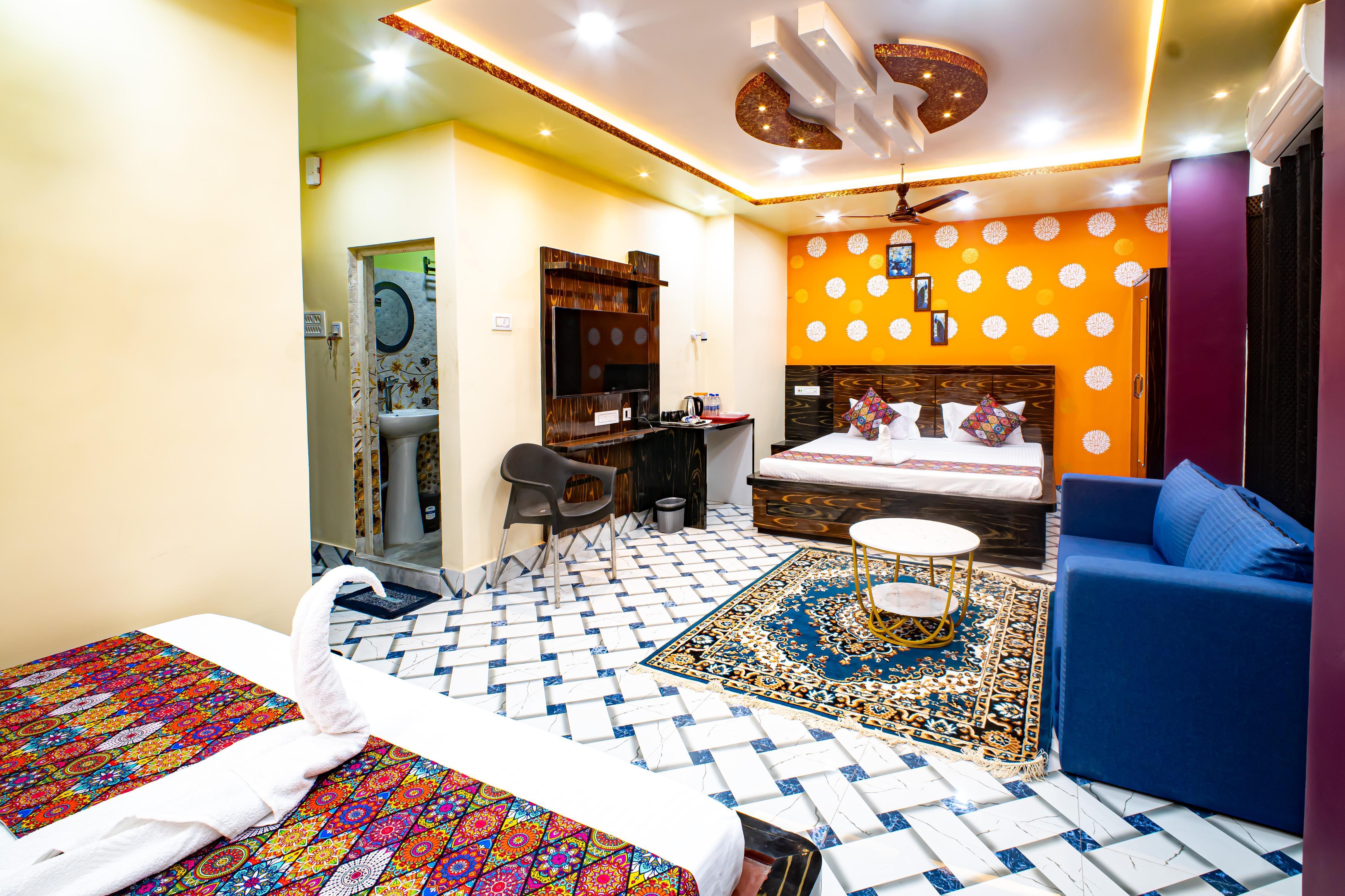 The Vinayak Hotel and Banquet Room Type - Luxury Family Room( 2 KING SIZE BED+1 SOFA BED) The Vinayak Hotel and Banquet Room Type - Luxury Family Room( 2 KING SIZE BED+1 SOFA BED)