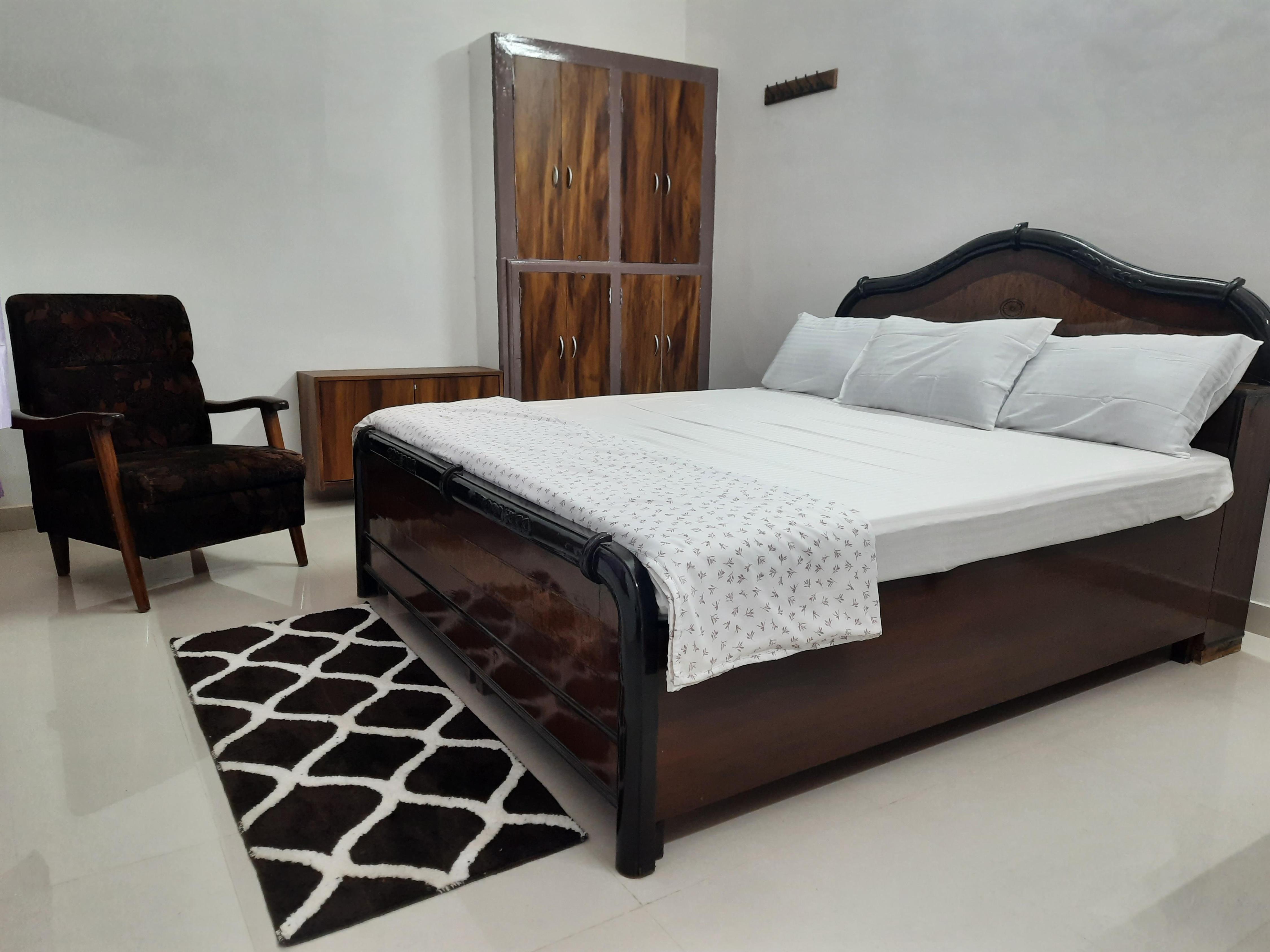 Neehan | Entire 2BR Apartment near Ganges - Tap to explore photos