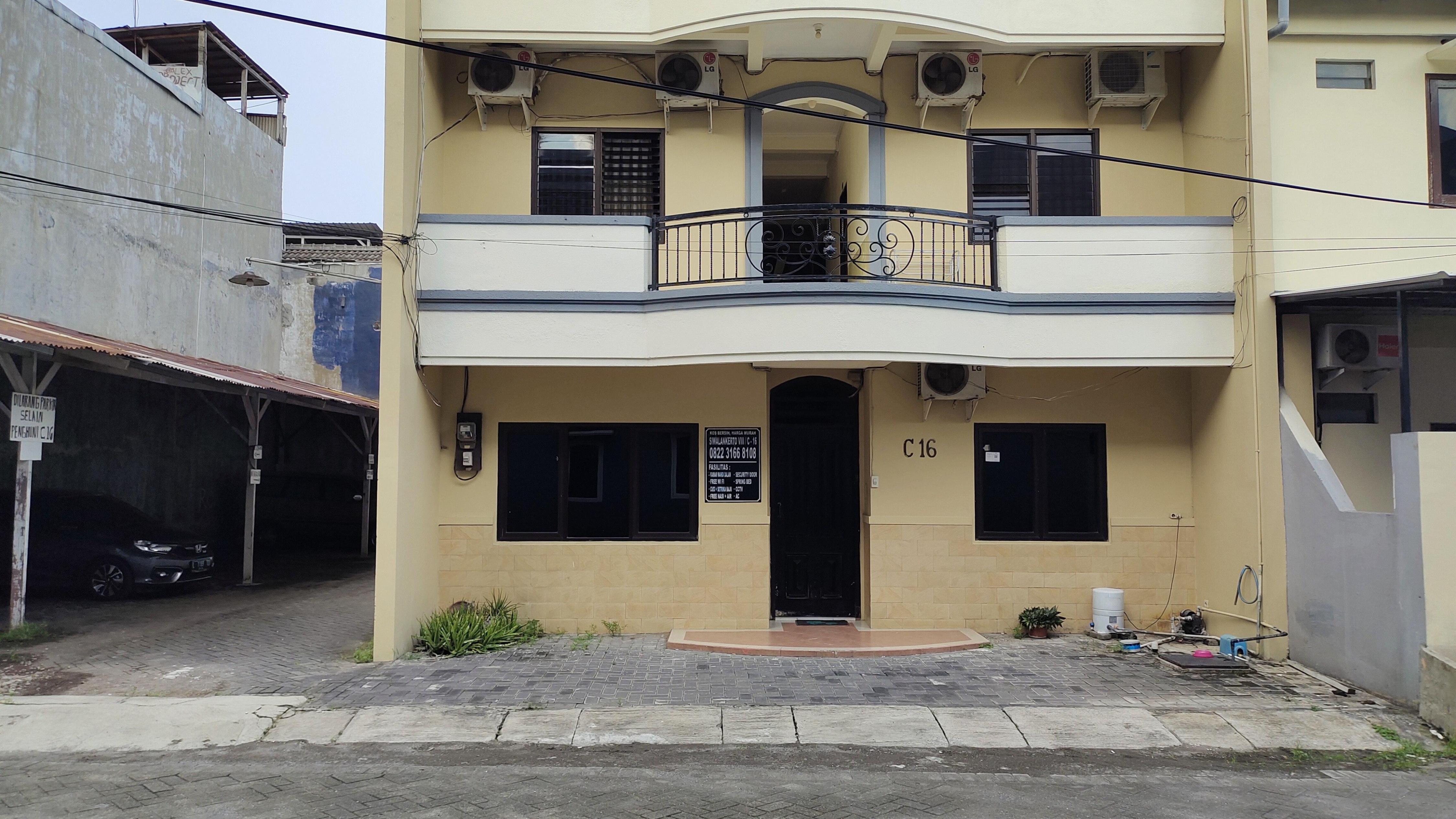 Hotel O C16 Siwalankerto Syariah - Tap to explore photos