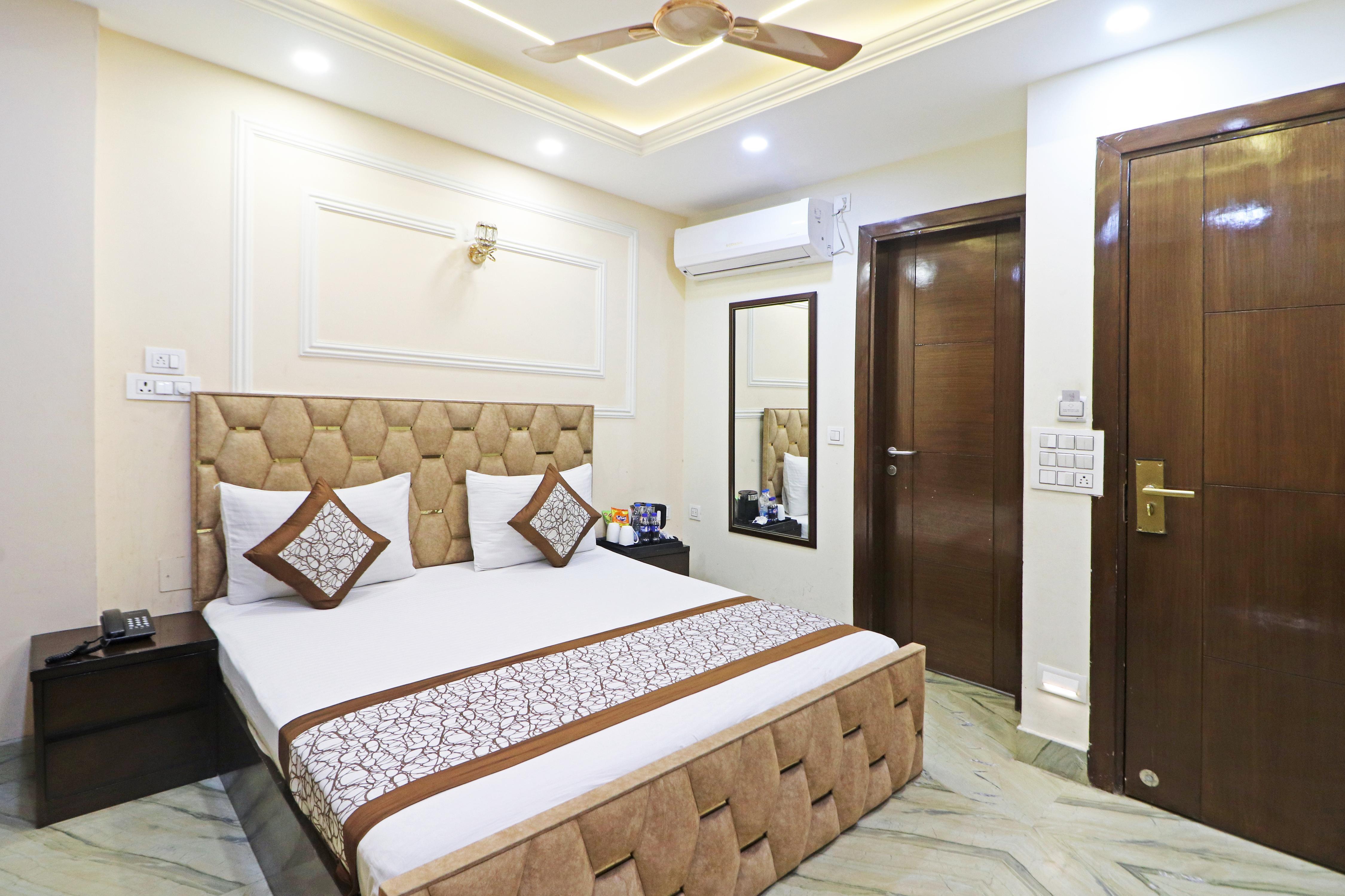 Hotel Samrat Residency Nizamuddin By TRIINDIA Hospitality Room Type - Deluxe Double