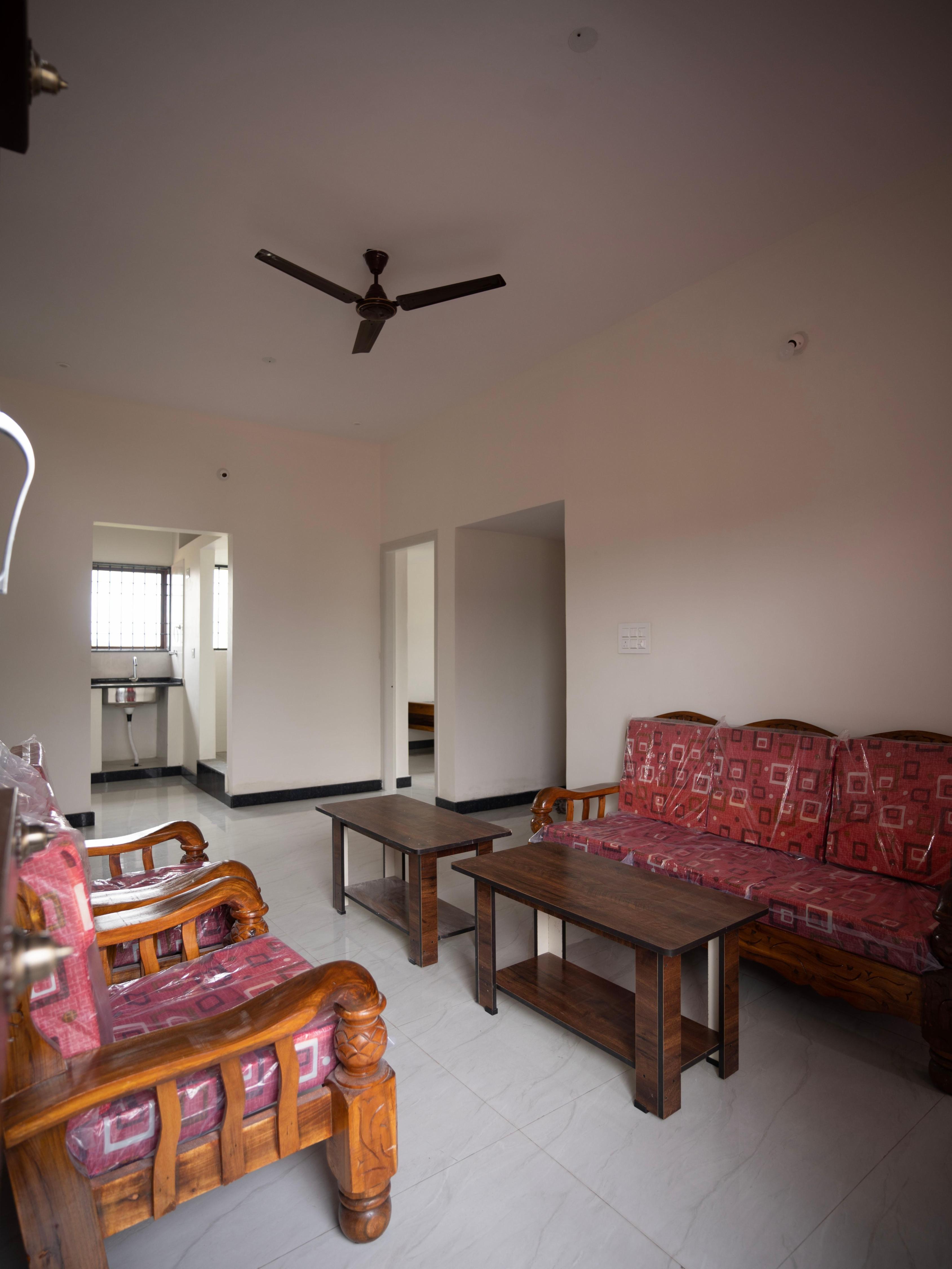 Hill Top Service Apartment - Tap to explore photos