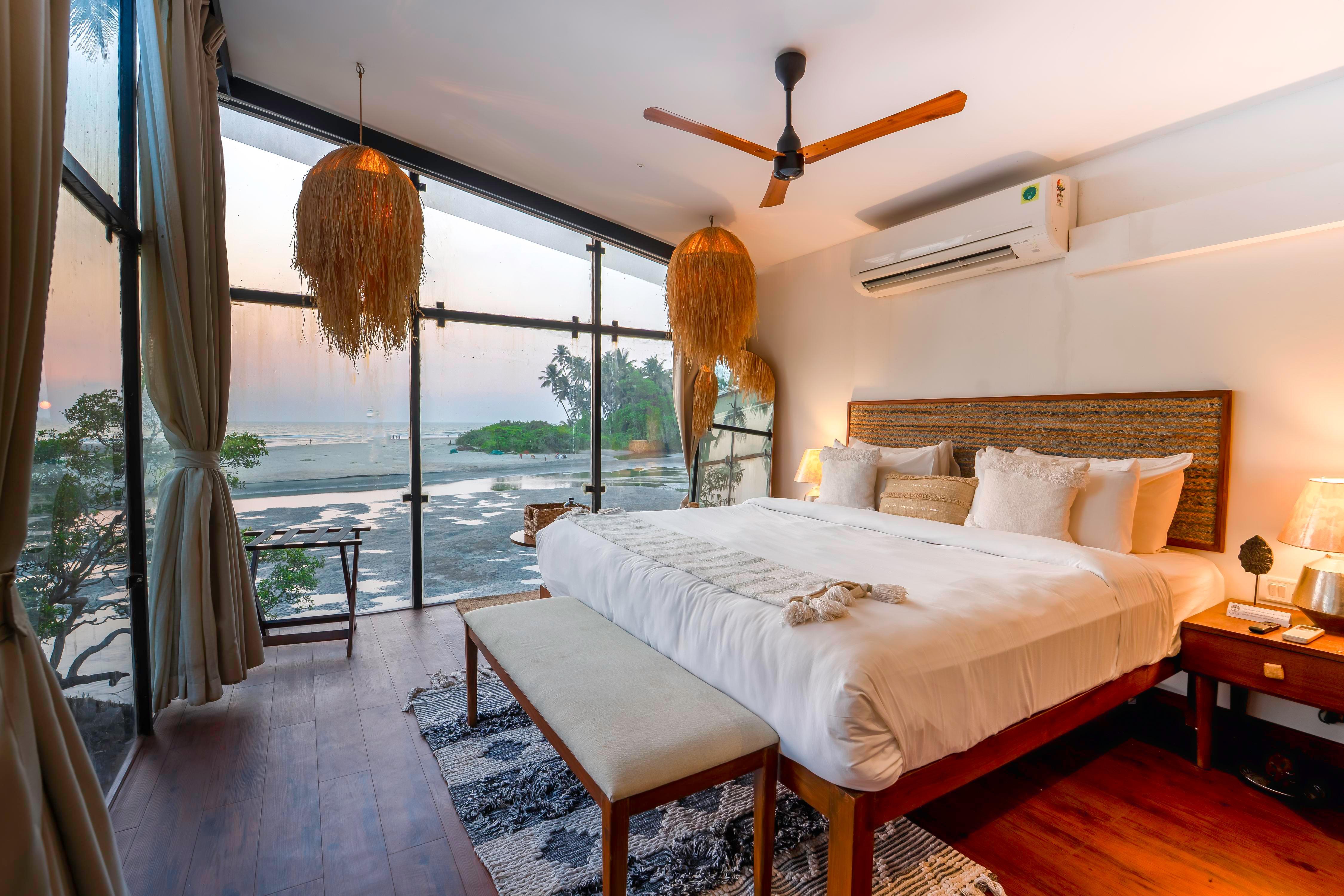 KAIA OCEANFRONT BOUTIQUE HOTEL & VILLA - Tap to explore photos