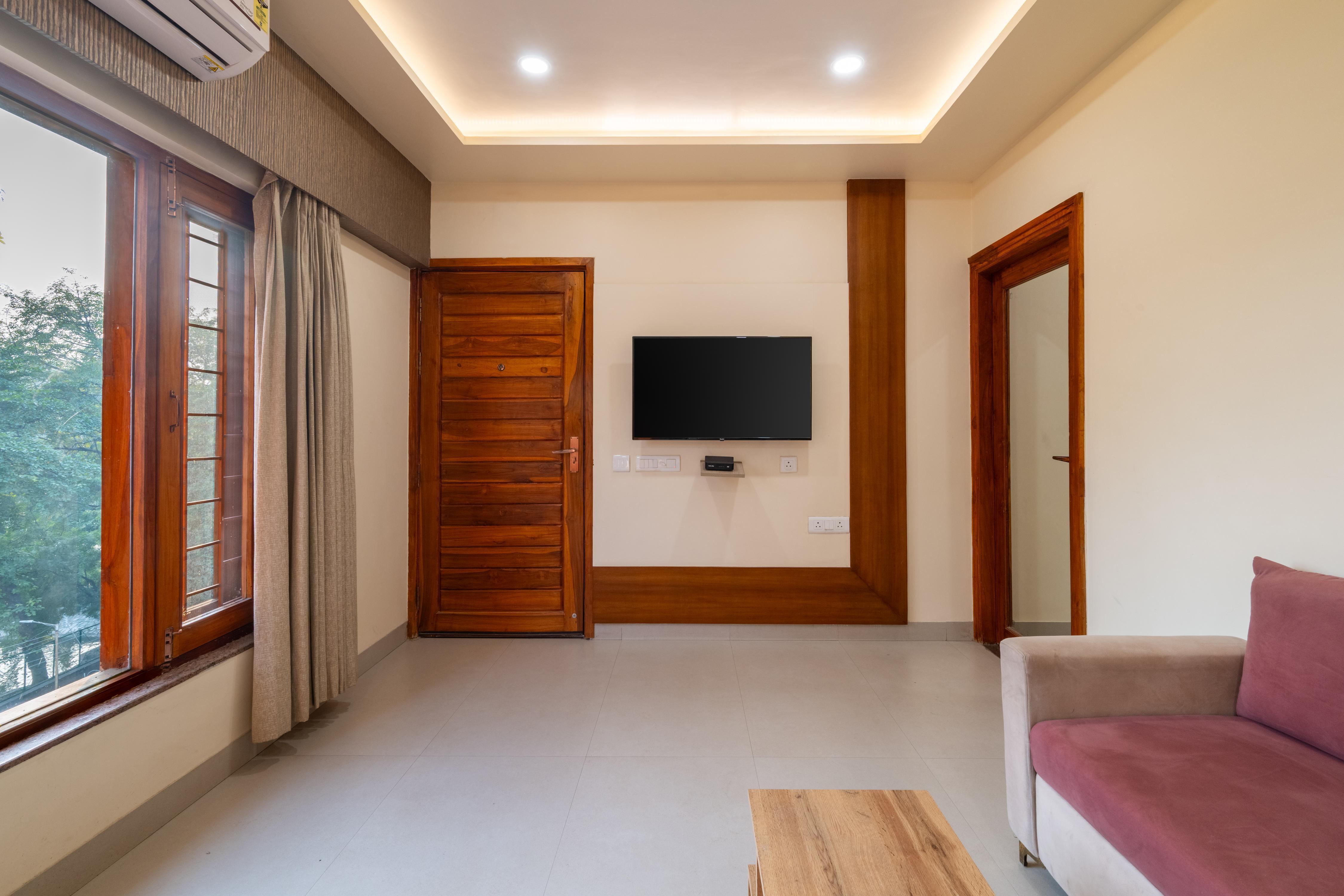 Hotel Ananda Kashi - Tap to explore photos
