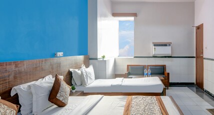 New Royal Hotel in Front of Old Delhi Railway Station Room Type - Deluxe Triple Room