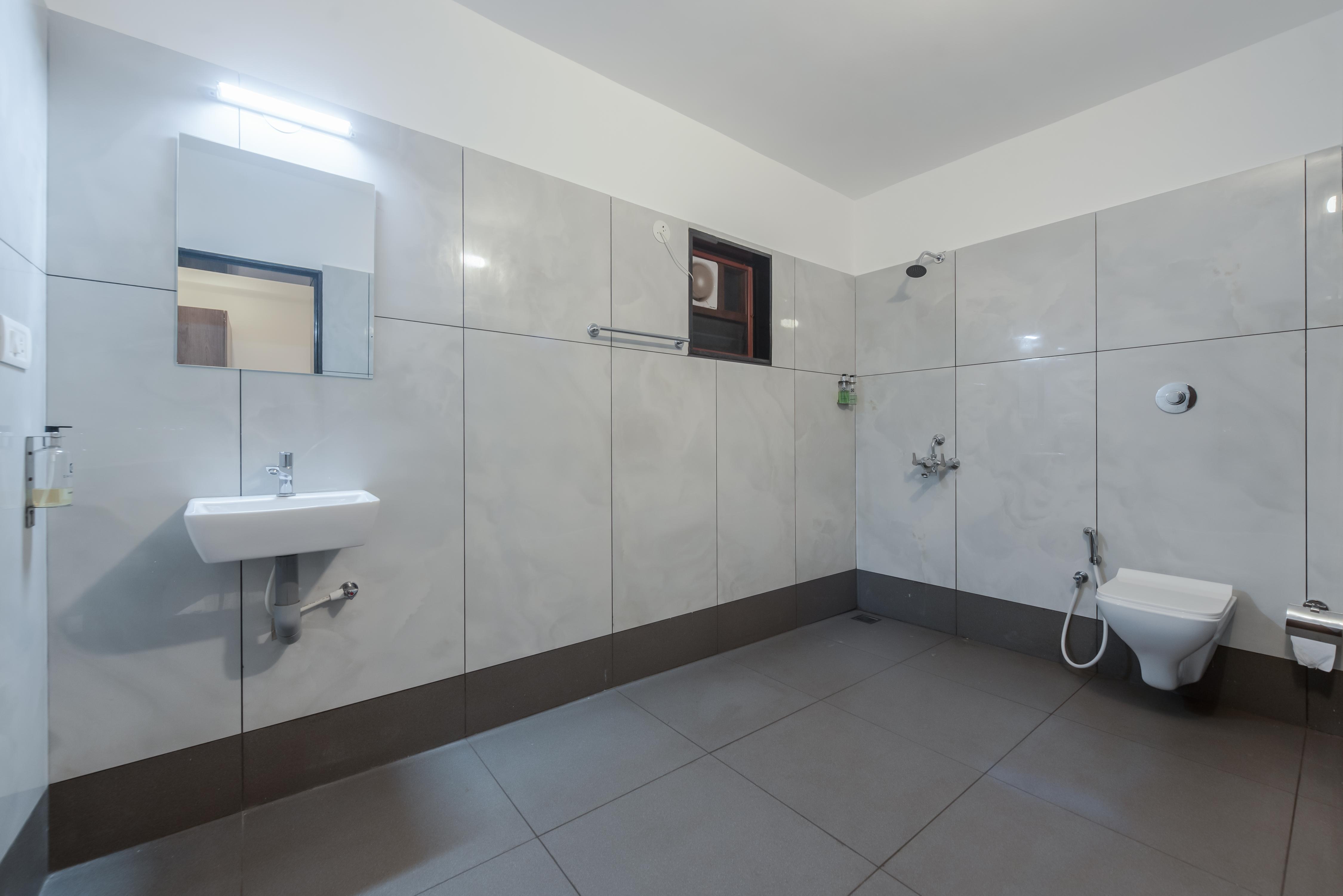 Shoolin Palace - Tap to explore photos