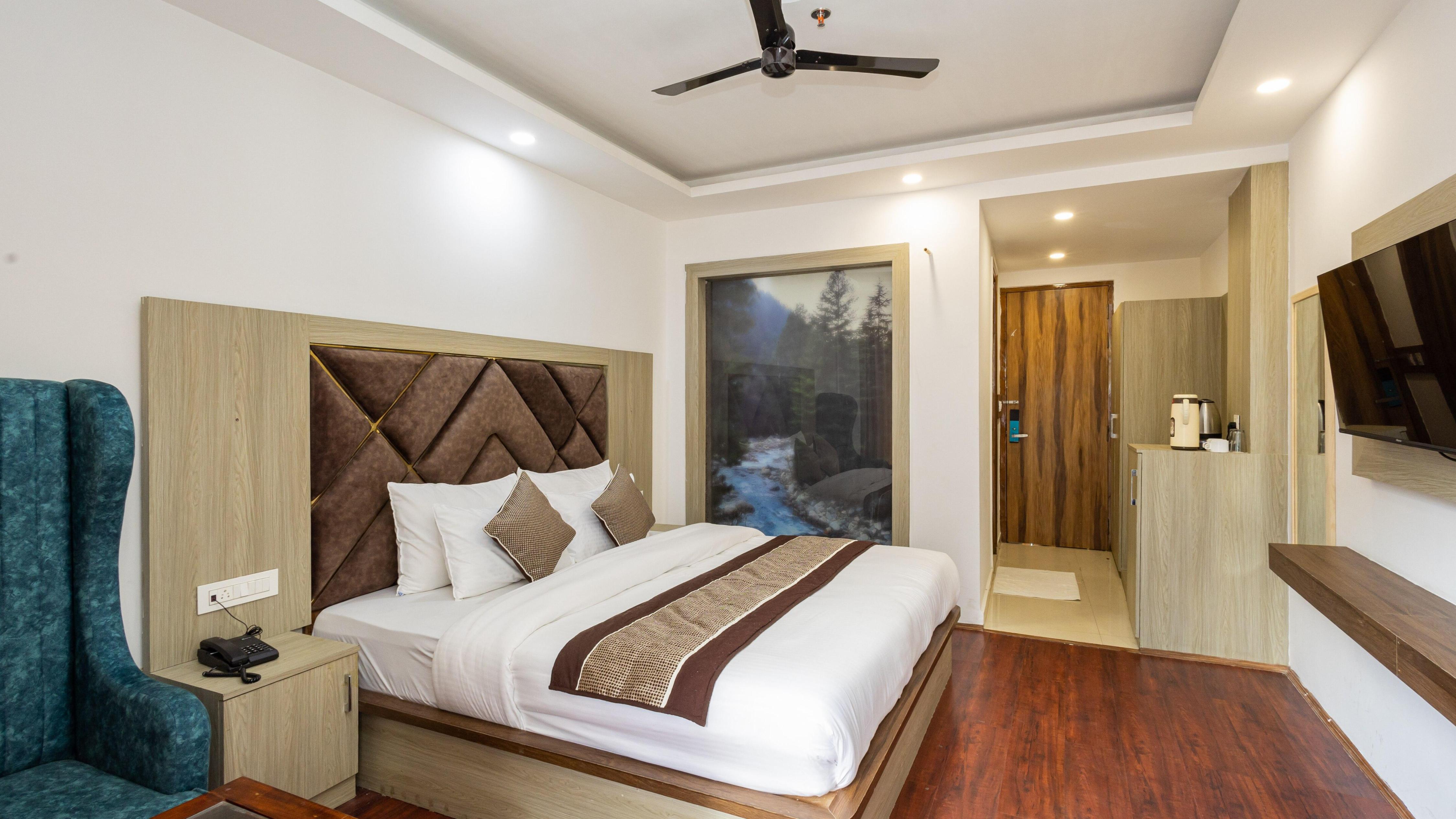 Hotel Snow White Regency - Tap to explore photos