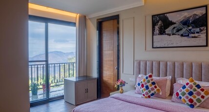 Perfectstayz Mall Road Mussoorie Room Type - Family Suite with Shared Balcony Hill View