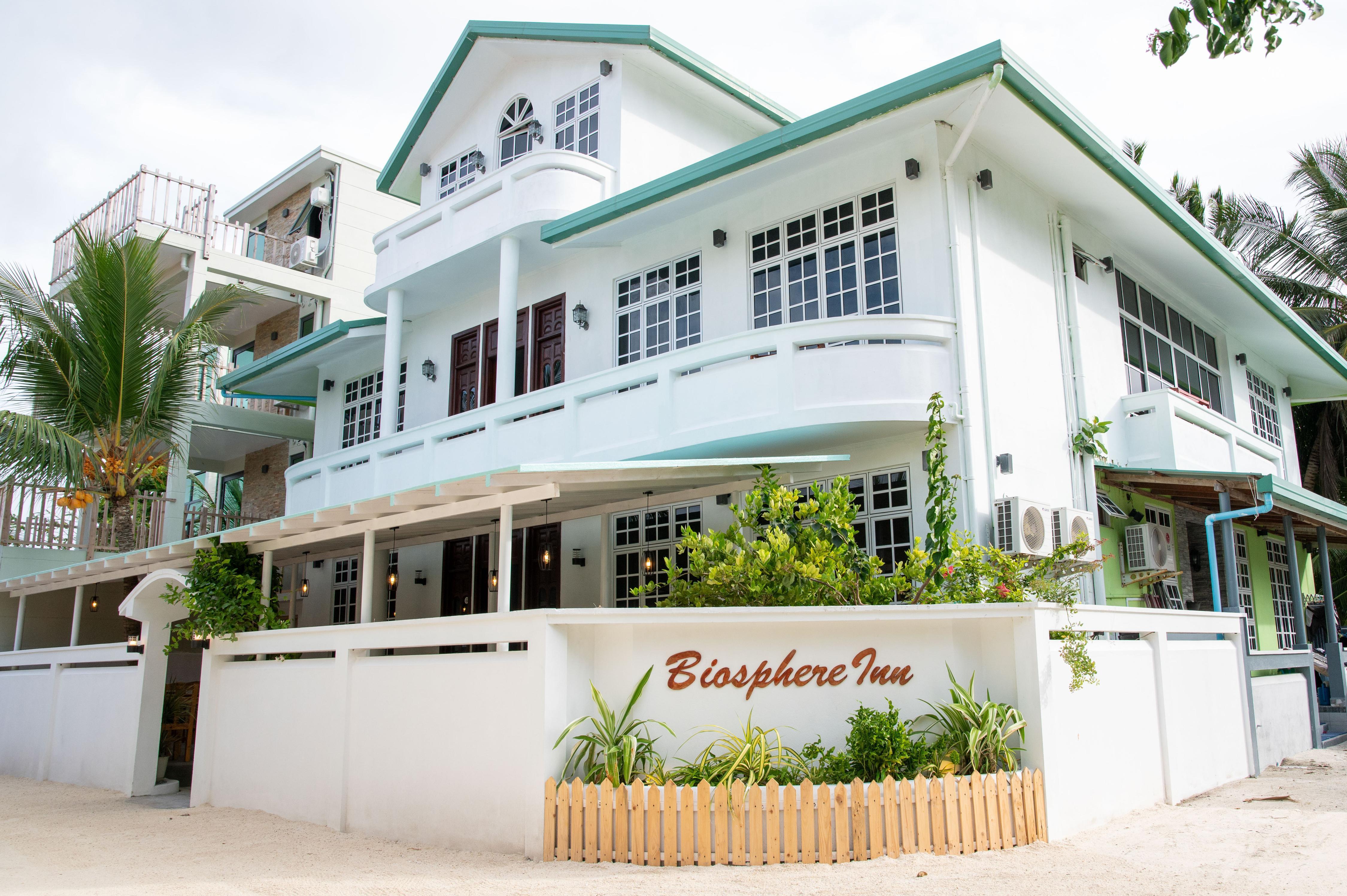 Biosphere Inn - Tap to explore photos