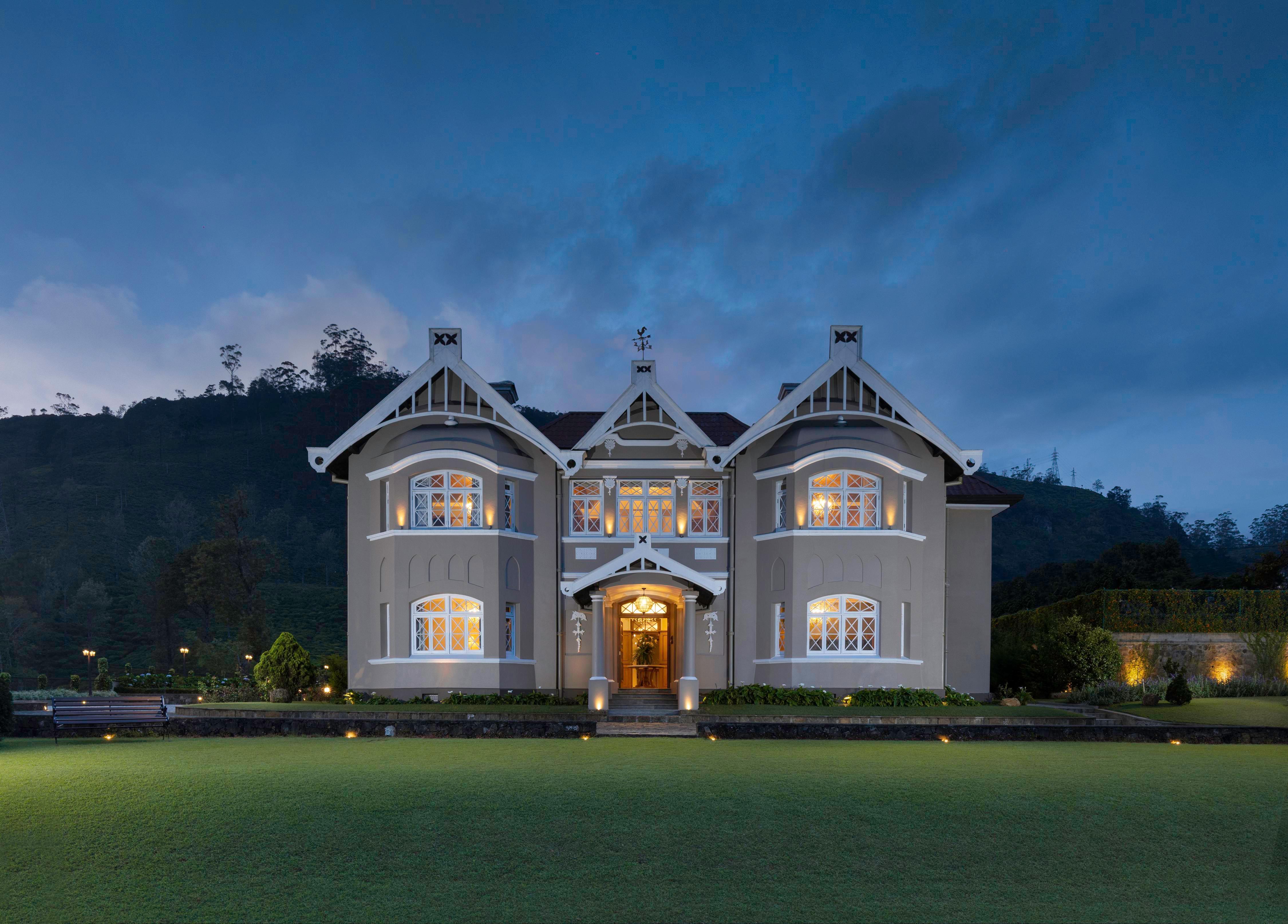 The Bellwood Manor - Tap to explore photos