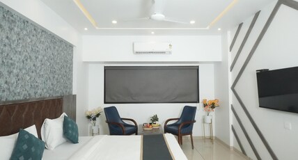 New Platinum 9 (Near Surat Railway Station) Room Type - Deluxe Room