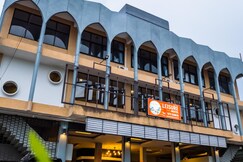 Leisure Hostel