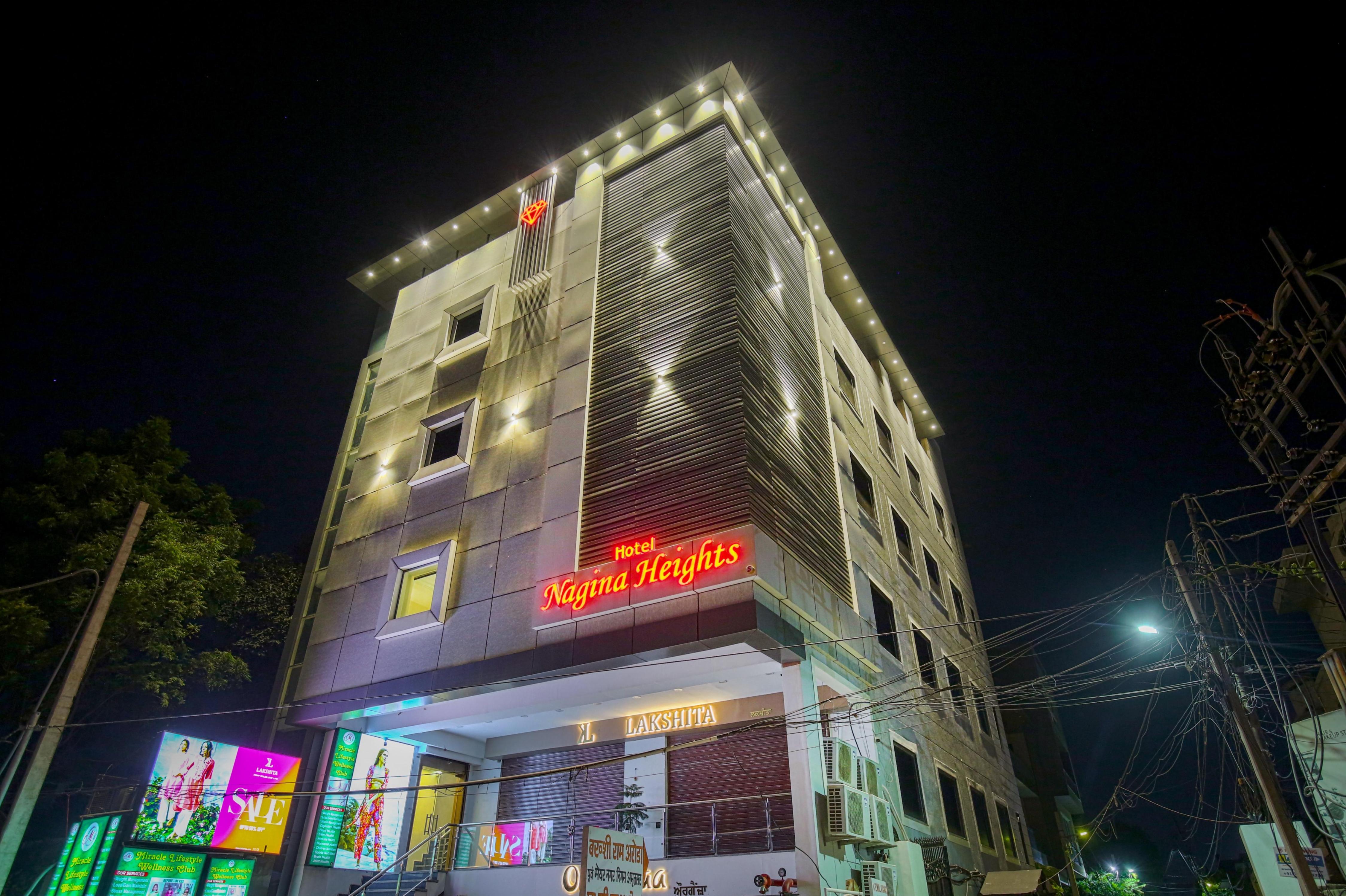 Hotel Nagina Heights  15 Min Distance from Golden Temple