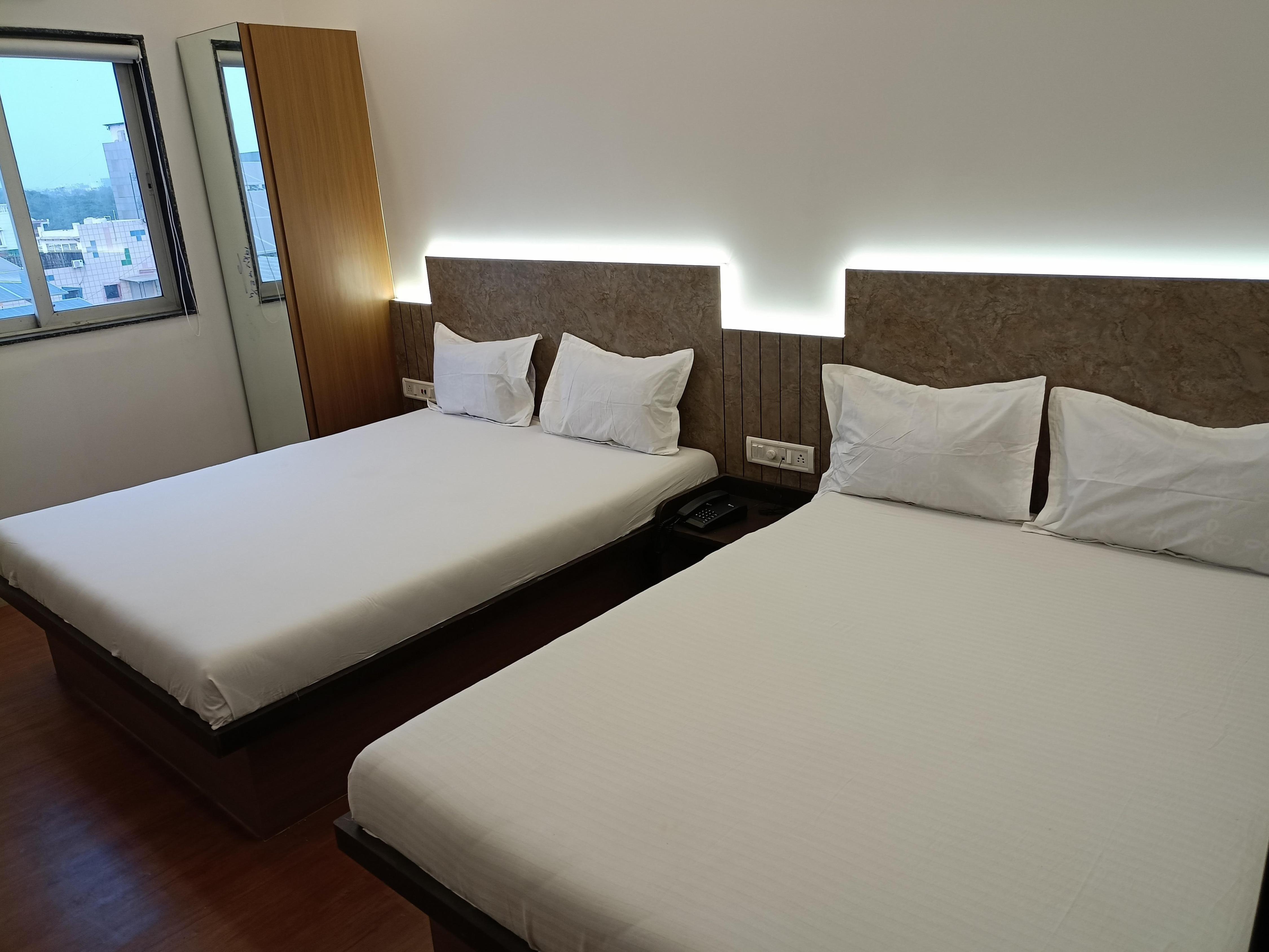 Hotel Ritz Vesu - Tap to explore photos