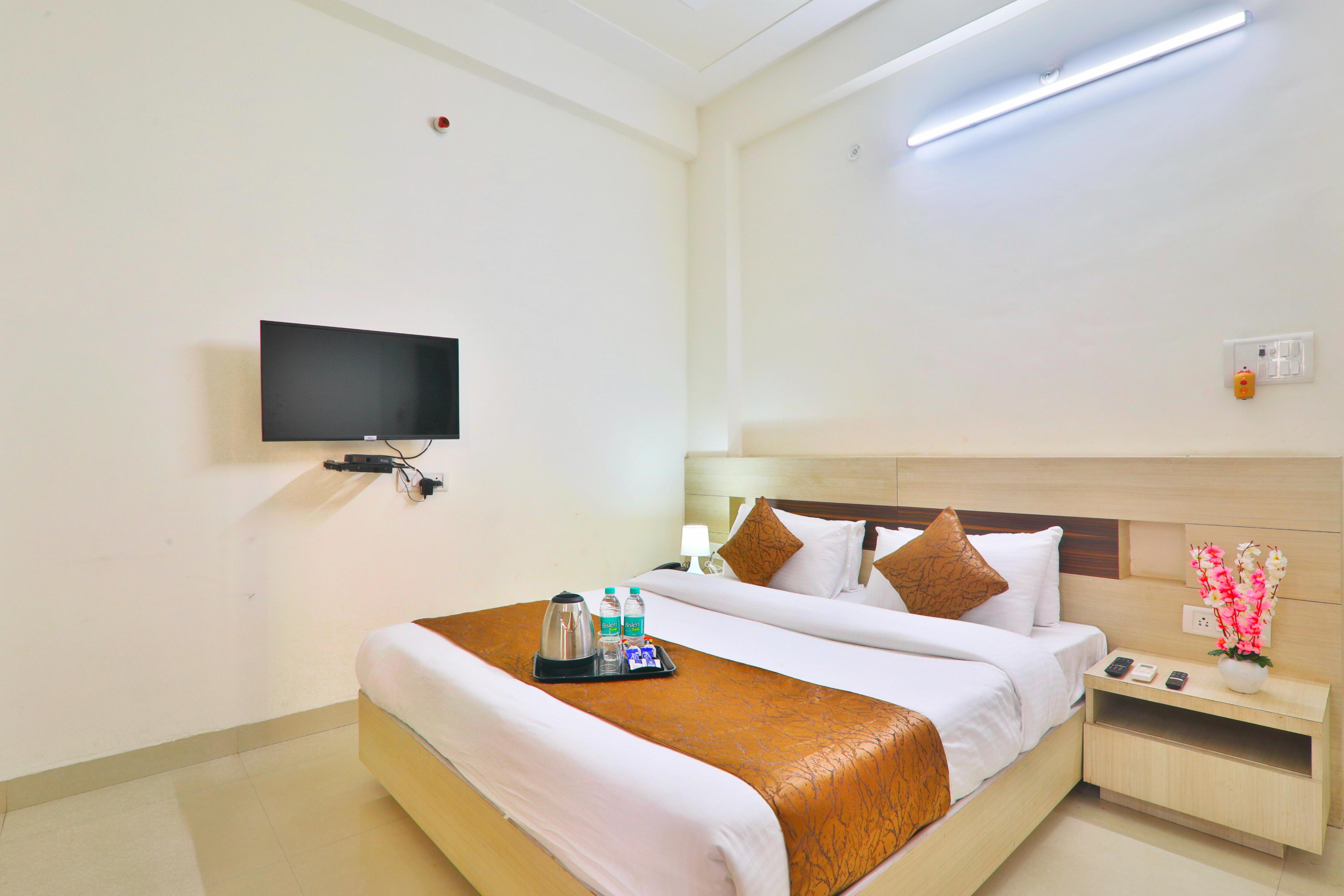 Gulmohar Inn
