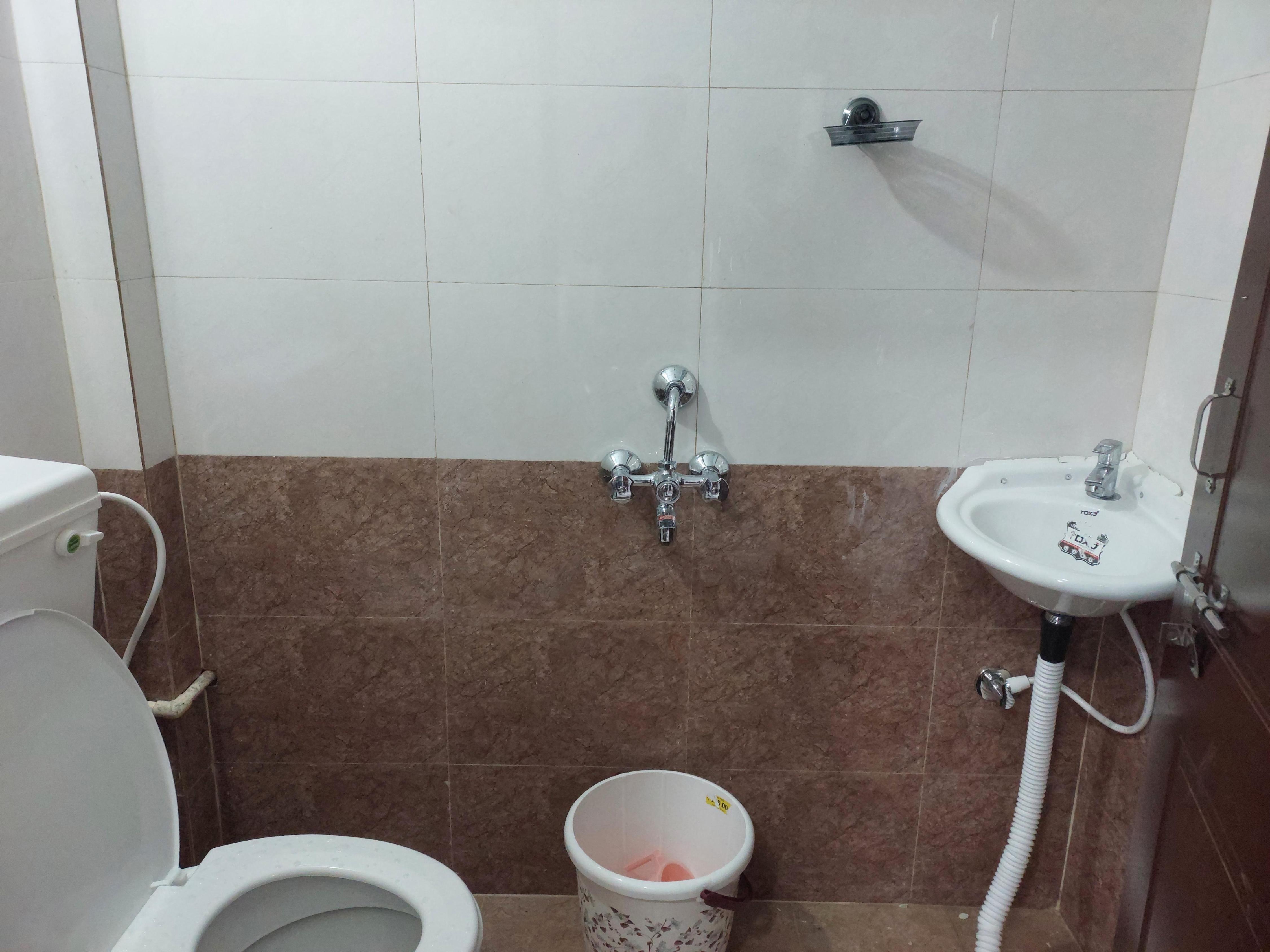 Deccan Stay Studio Flat Connected to Airport - Tap to explore photos