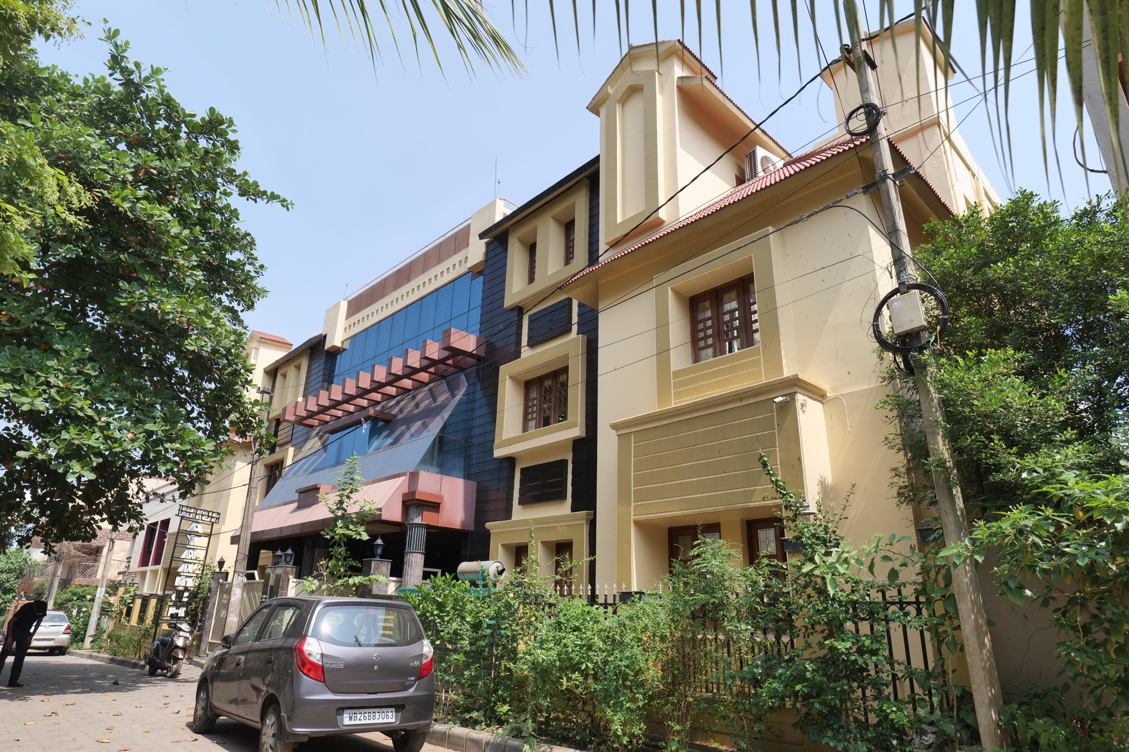 HOTEL AYAANSH INTERNATIONAL - Tap to explore photos