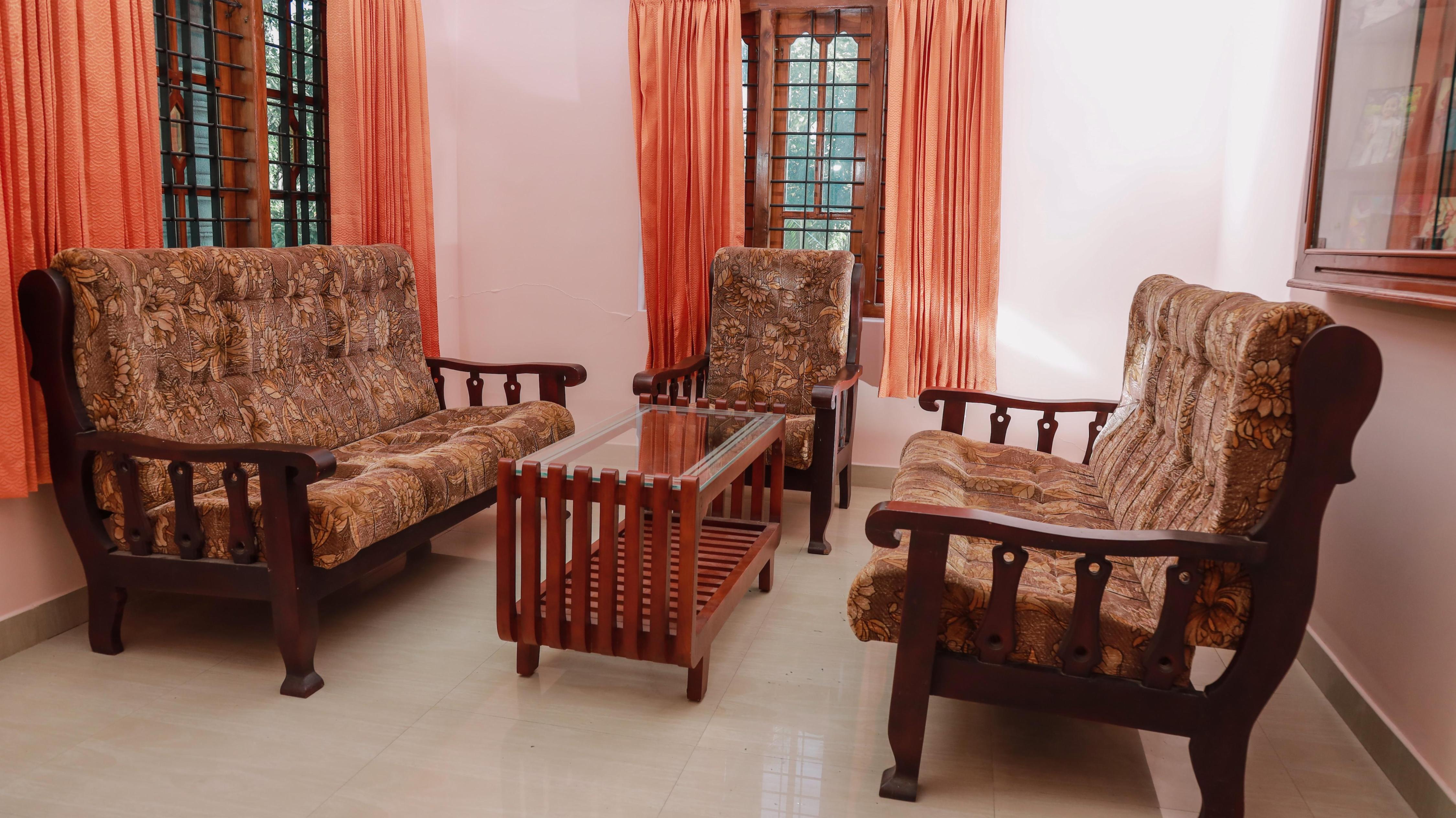 Fourd Homestay - Tap to explore photos