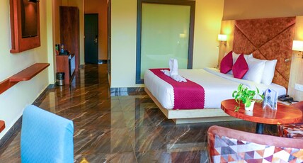 Aachman Riviera  | A Riverside Hotel Room Type - Executive Queen Room with Balcony