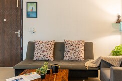 Homlee-Vintage 2BHK-Fort View-Bharat Mandapam-NDLS