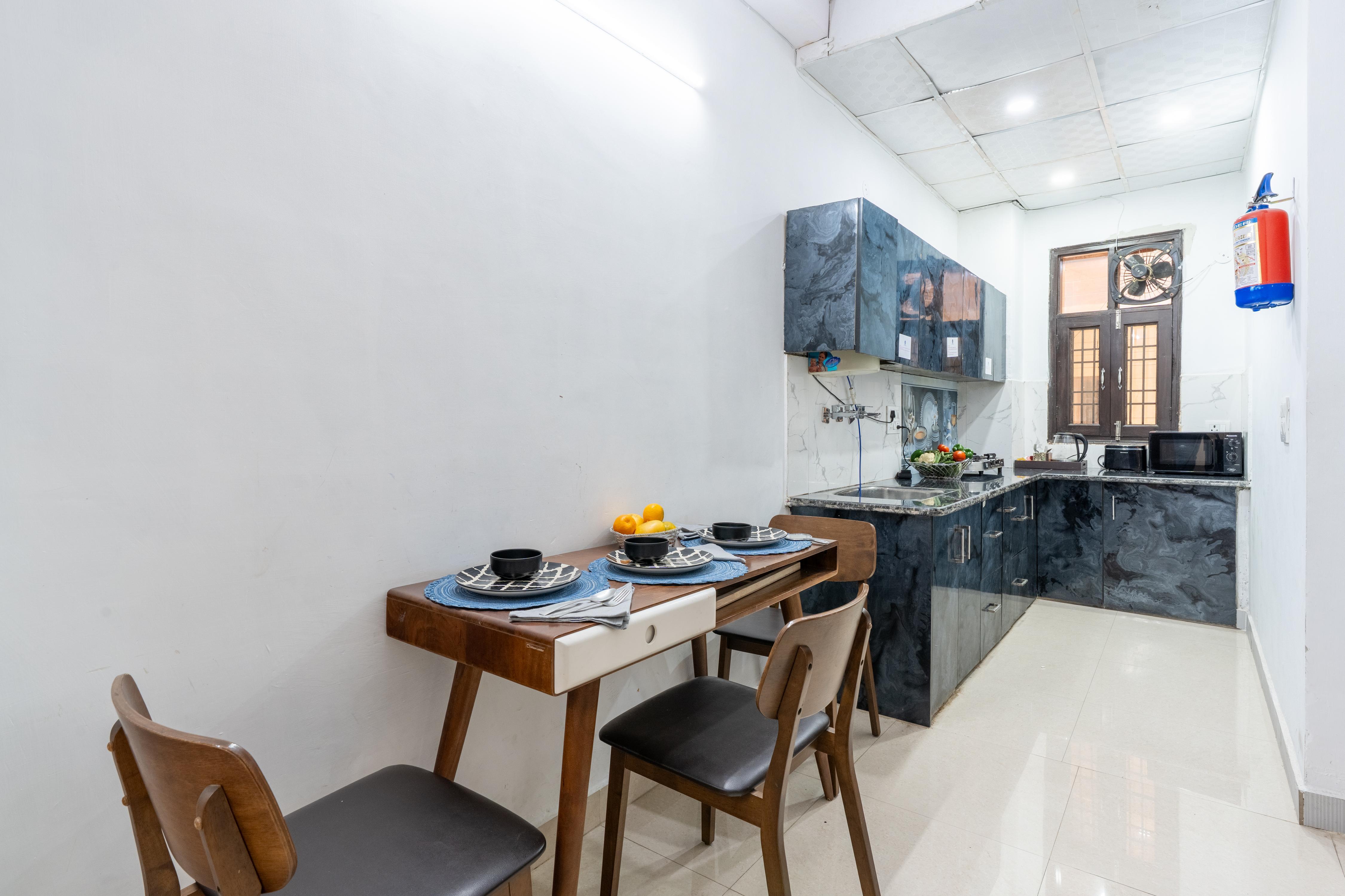 Homlee-Vintage 2BHK-NDLS-Lift-Bharat Mandapam