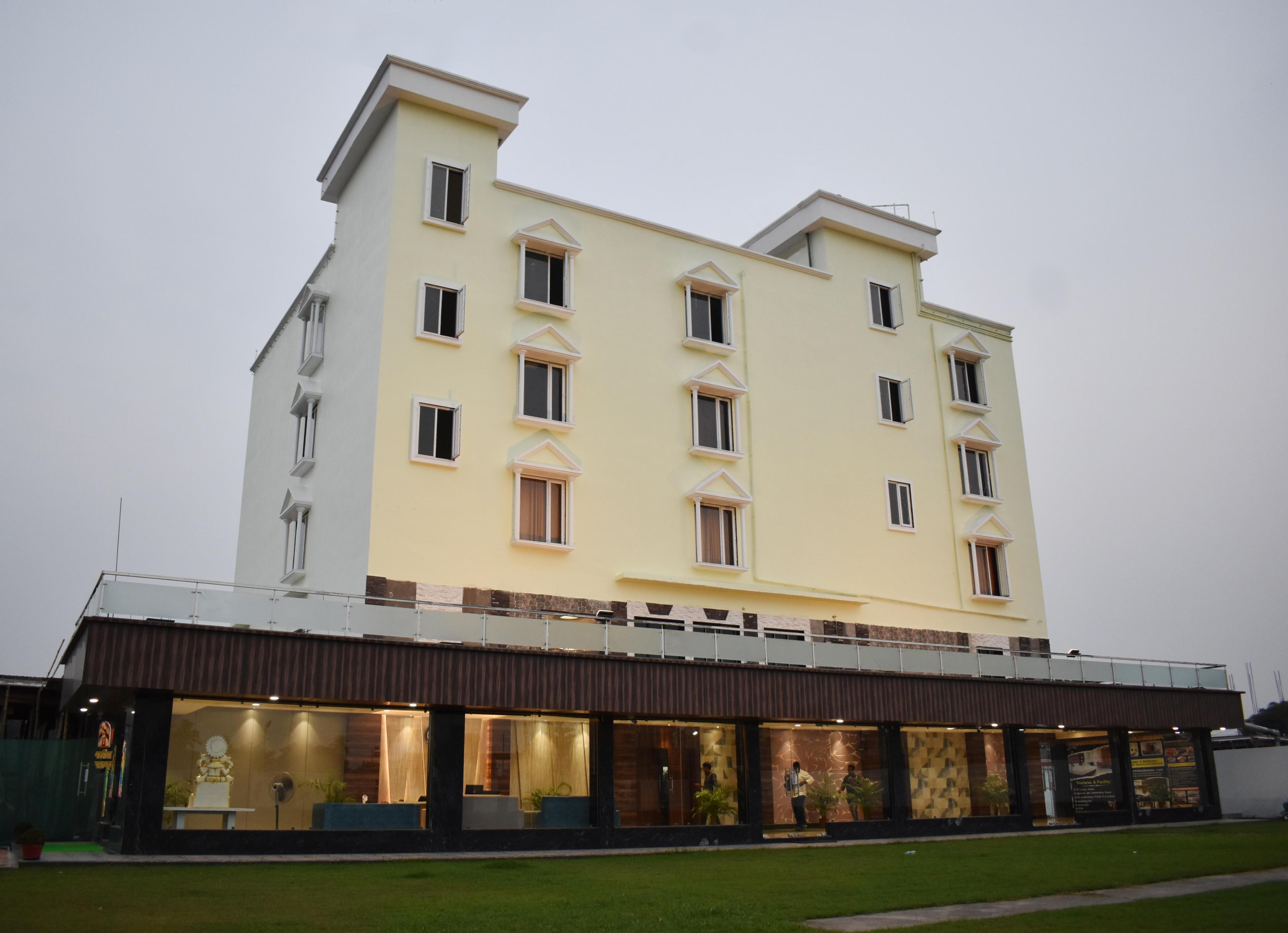 LABANNYA RESORT