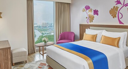 Kingsford Hotel Manila Bay Room Type - Junior Suite Entertainment City with Free Scheduled Airport Shuttle Kingsford Hotel Manila Bay Room Type - Junior Suite Entertainment City with Free Scheduled Airport Shuttle