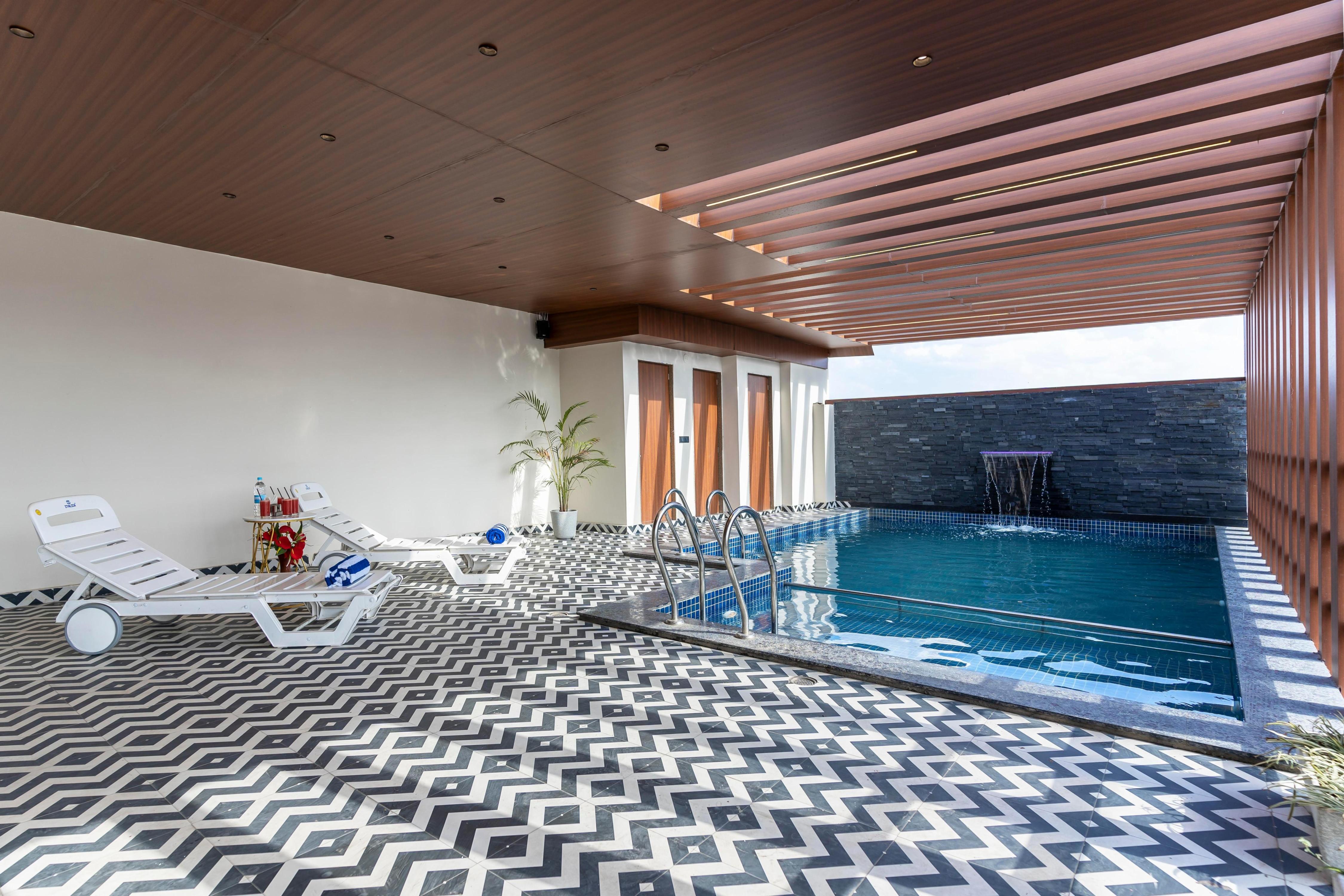 HOTEL TAVIRAL REGENCY