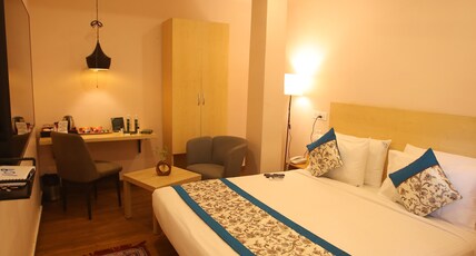 De Crown Luxury Hotel Room Type - SUPERIOR AC ROOM